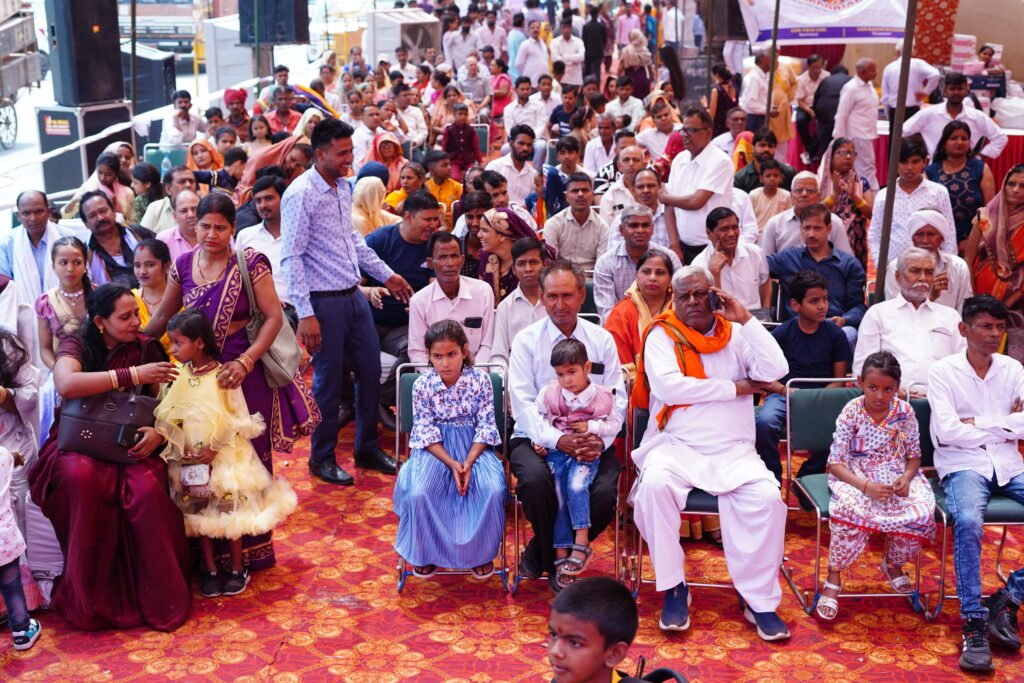 Matrimonial​‍​‌‍​‍‌​‍​‌‍​‍‌ Today Marriage Bureau mass marriage event audience, families and guests gathered during the ceremony.